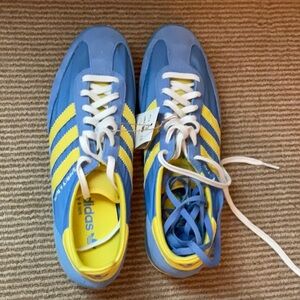 Adidas sporty and rich sneakers